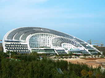 В Китае построили крупнейший в мире энергосберегающий офис